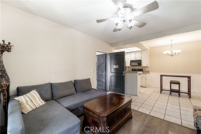 MLS #OC25216333 image #3