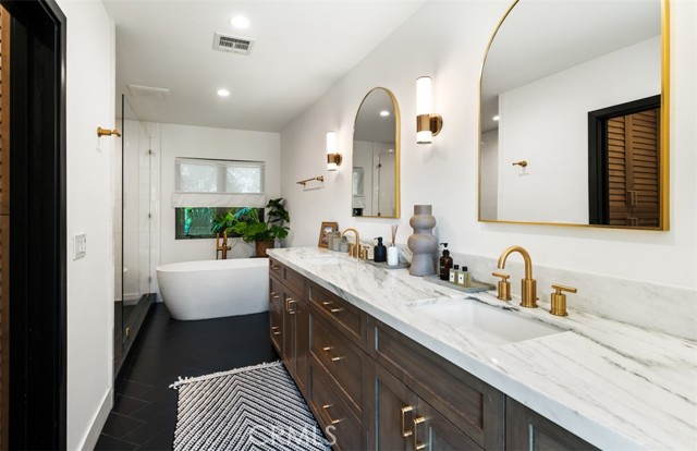 MLS #OC25216334 image #15