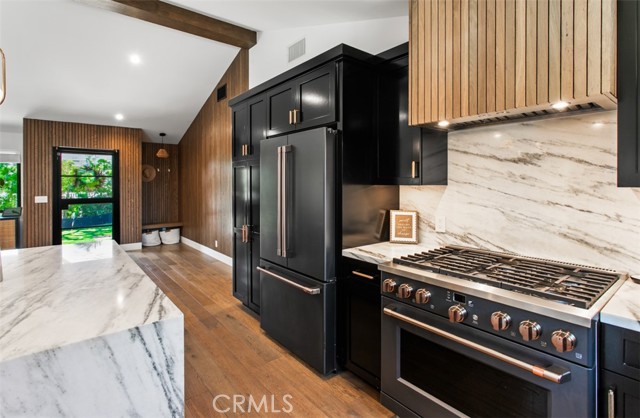 MLS #OC25216334 image #9