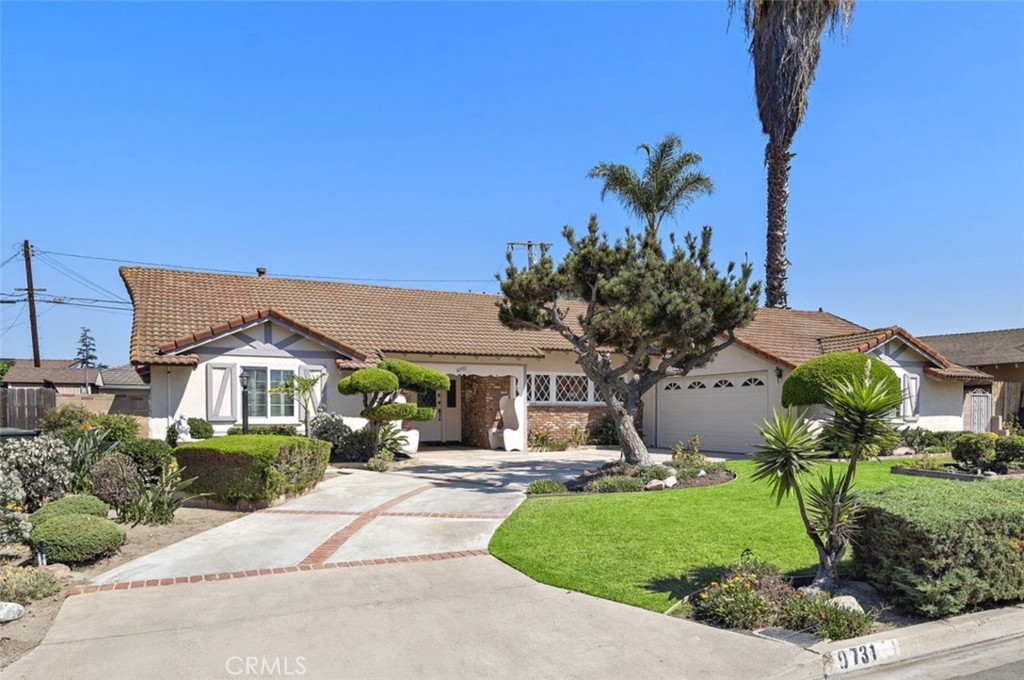 MLS #OC25216416 image #0