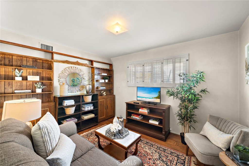 MLS #OC25216416 image #18