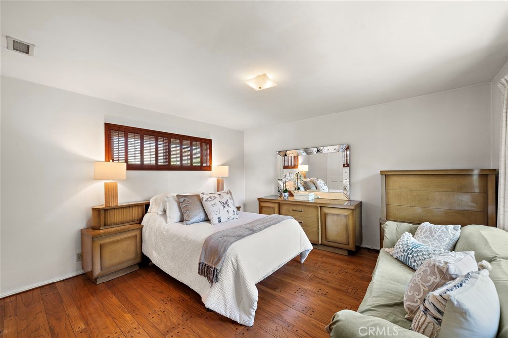 MLS #OC25216416 image #23