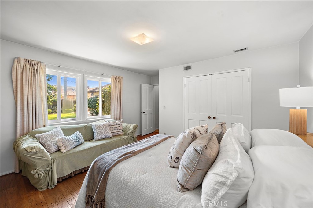 MLS #OC25216416 image #24