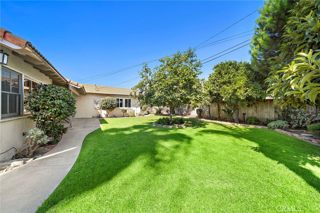 MLS #OC25216416 image #30