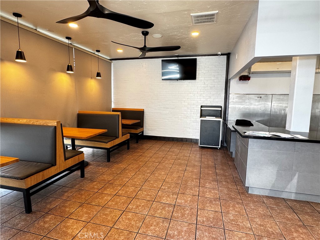 MLS #OC25216440 image #0