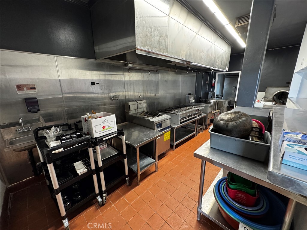 MLS #OC25216440 image #3