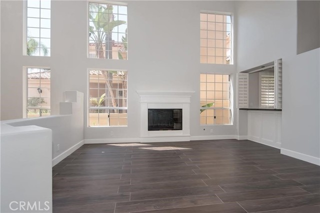 MLS #OC25216536 image #4