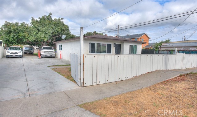 MLS #OC25216574 image #1