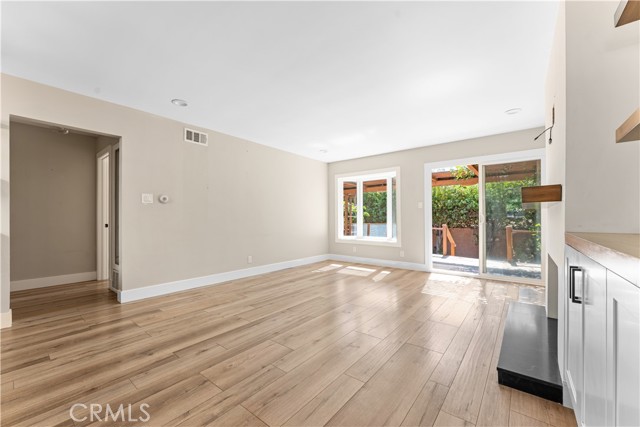 MLS #OC25216635 image #14