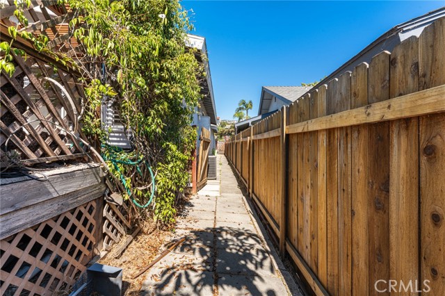 MLS #OC25216635 image #25