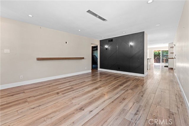 MLS #OC25216635 image #6