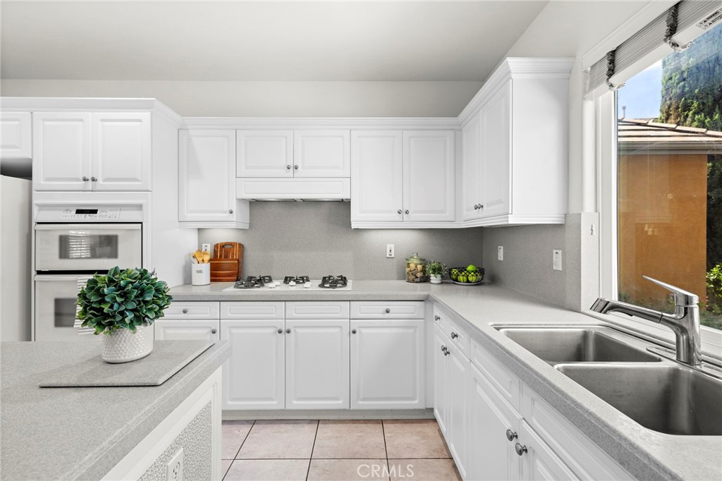 MLS #OC25216652 image #16