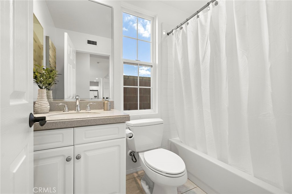 MLS #OC25216652 image #26