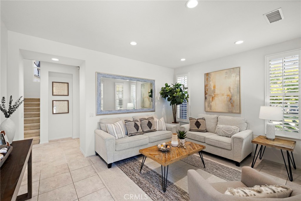 MLS #OC25216652 image #3