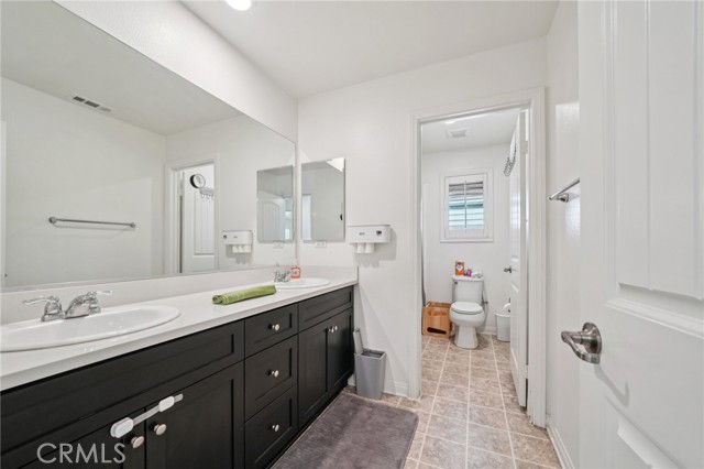 MLS #OC25216690 image #27