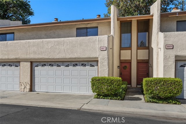 MLS #OC25216702 image #1