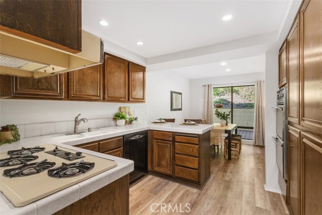 MLS #OC25216702 image #8