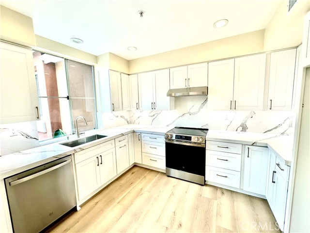 MLS #OC25216717 image #13