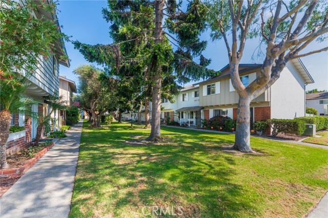 MLS #OC25217260 image #1