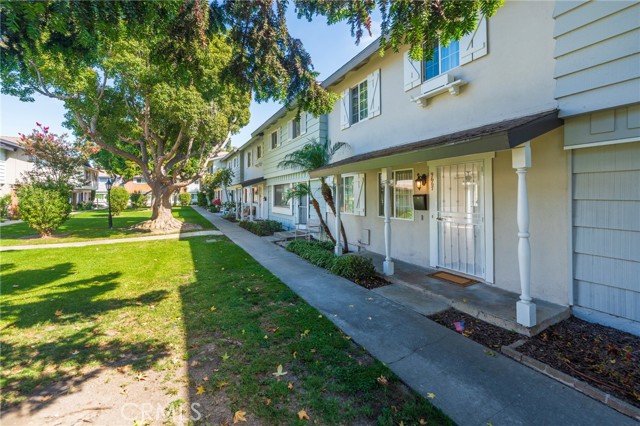 MLS #OC25217260 image #2