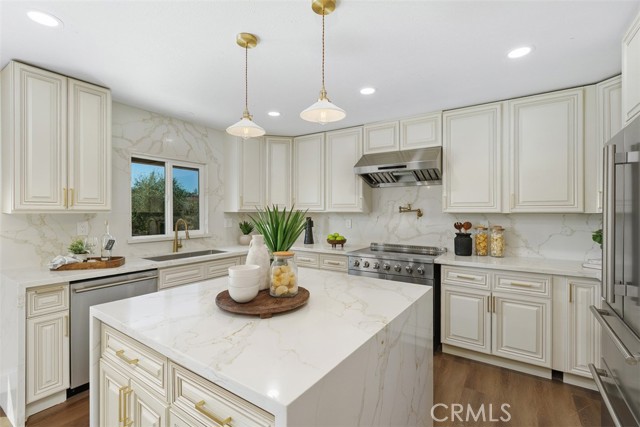 MLS #OC25217279 image #2