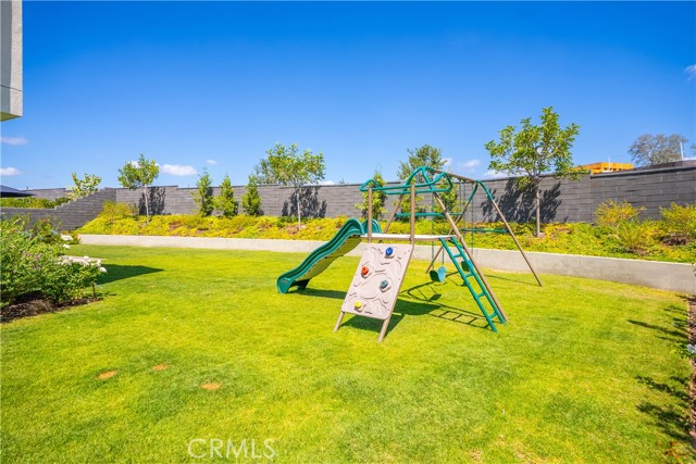 MLS #OC25217337 image #10