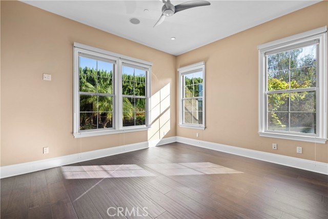 MLS #OC25217345 img 11