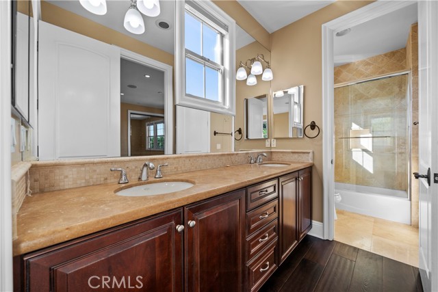 MLS #OC25217345 img 15