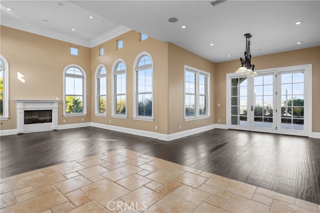 MLS #OC25217345 img 3