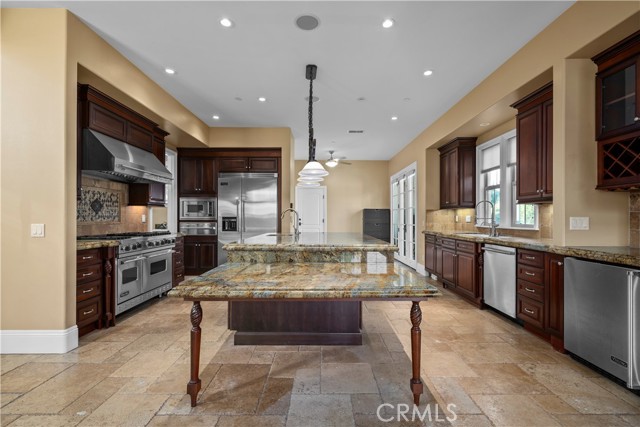 MLS #OC25217345 img 7