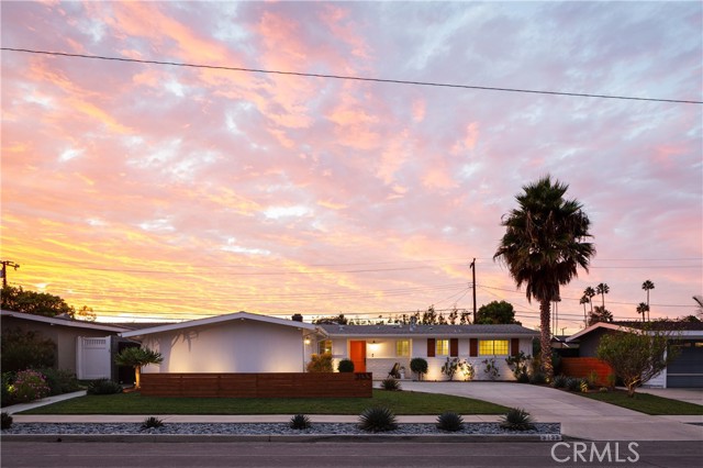 MLS #OC25217402 image #0