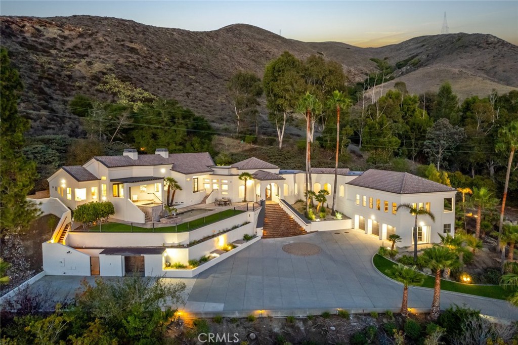 MLS #OC25217429 image #1