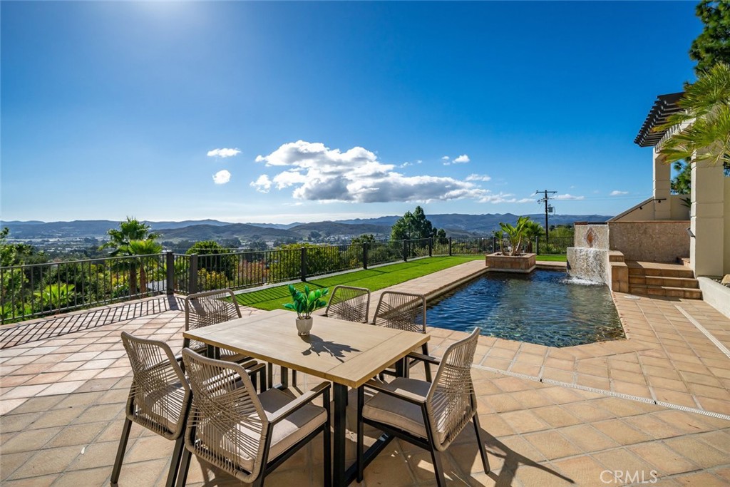 MLS #OC25217429 image #17