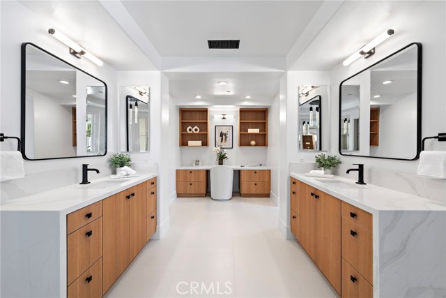 MLS #OC25217480 image #34