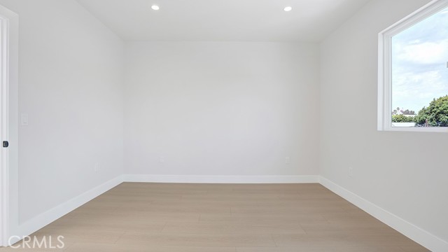 MLS #OC25217508 image #25