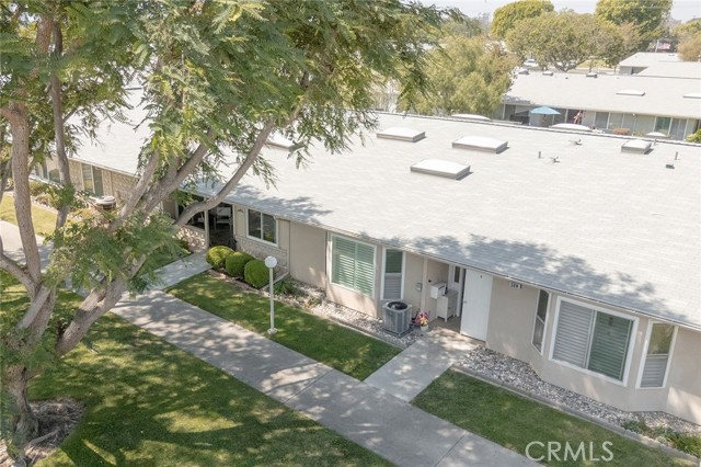 MLS #OC25217576 image #1