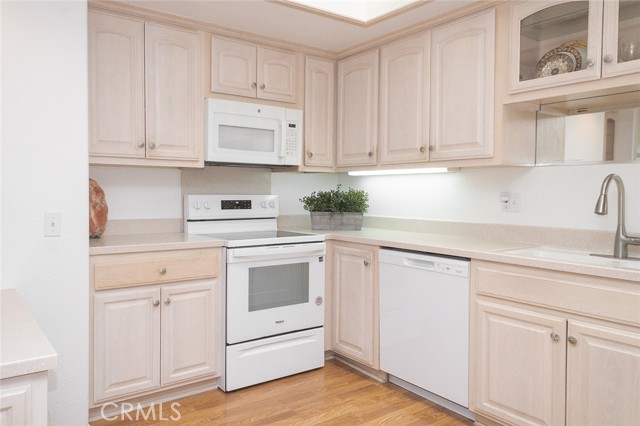 MLS #OC25217576 image #30