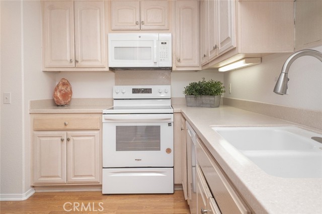 MLS #OC25217576 image #31