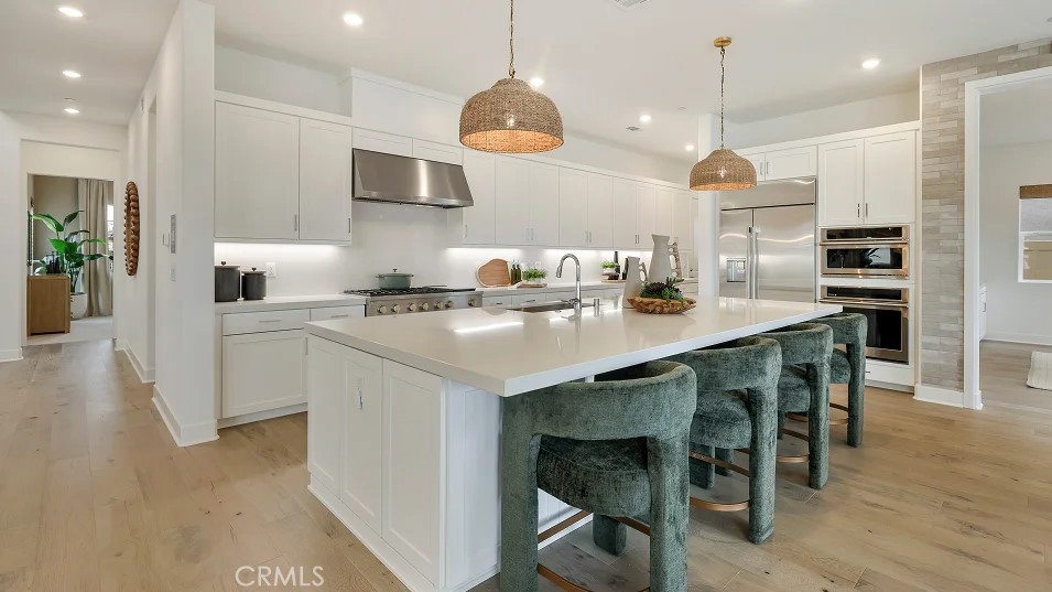 MLS #OC25217783 image #1