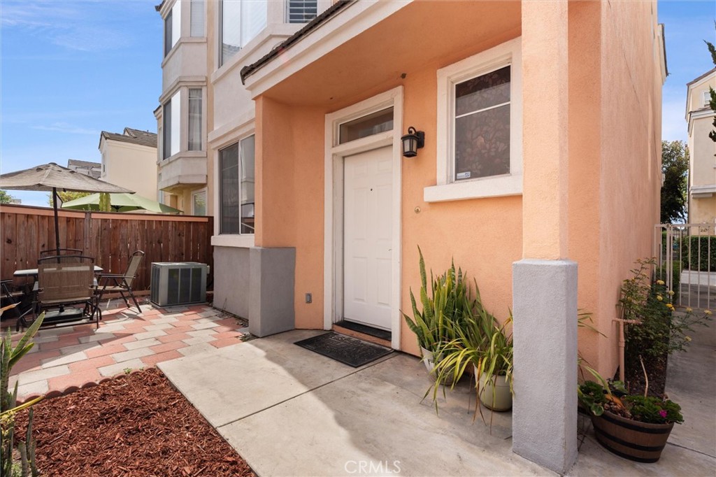 MLS #OC25217796 image #21