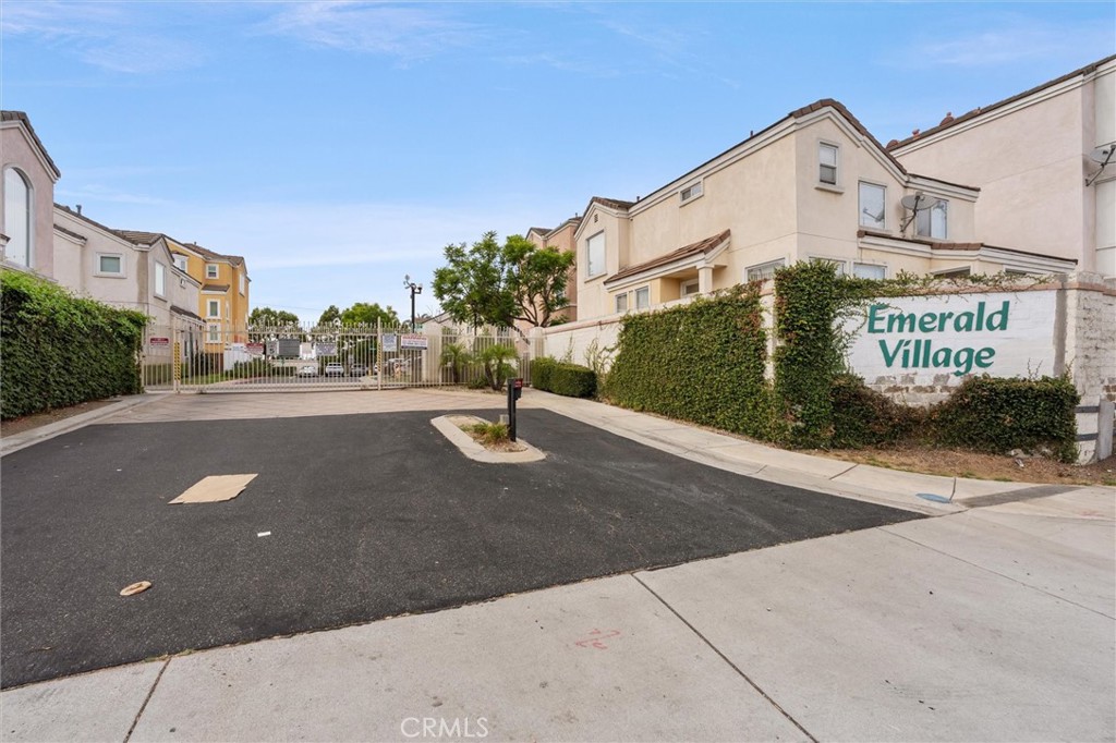 MLS #OC25217796 image #22