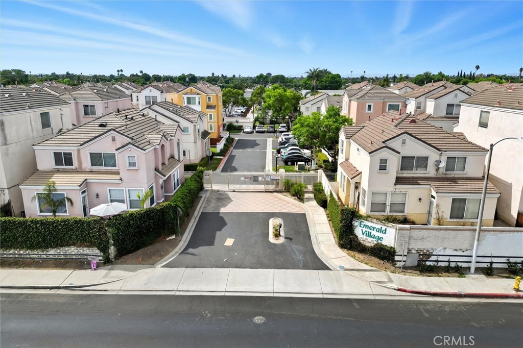 MLS #OC25217796 image #23