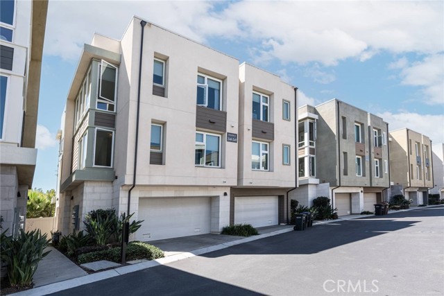 MLS #OC25217900 img 0