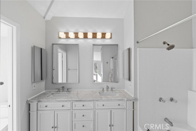 MLS #OC25218140 image #14