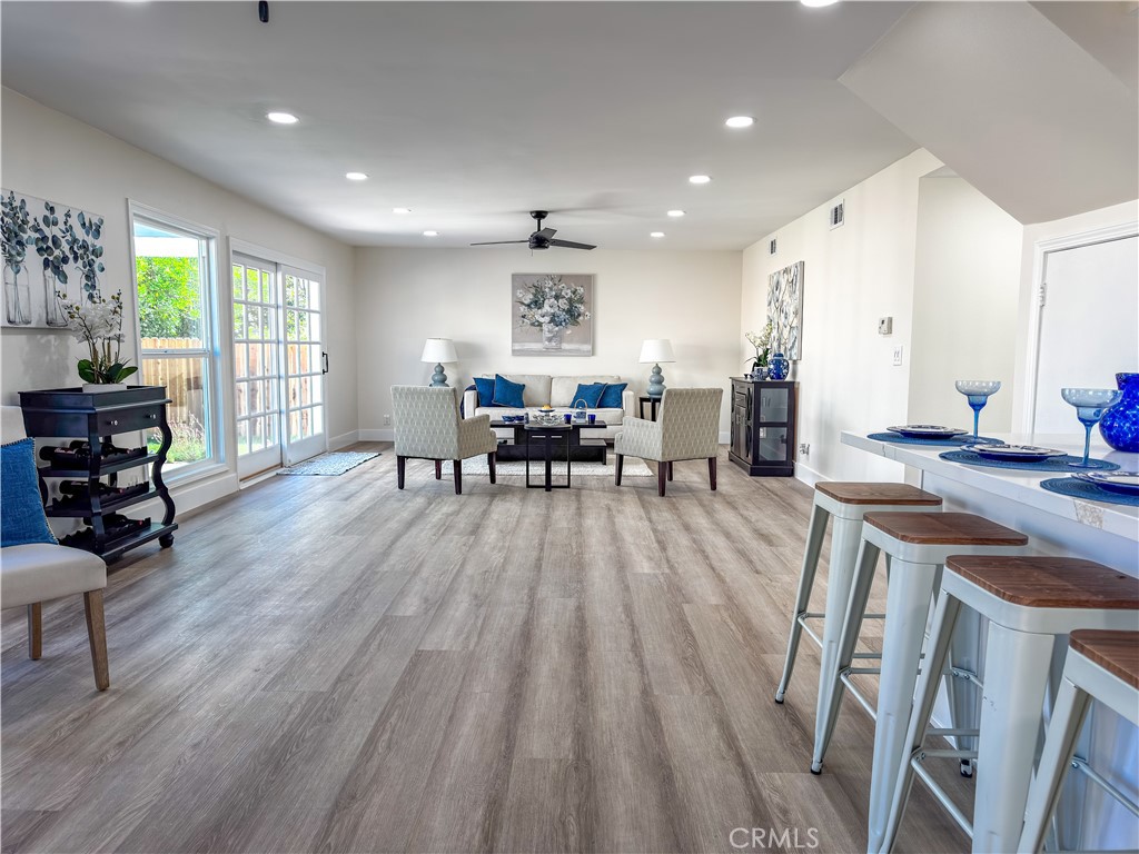 MLS #OC25218340 image #1