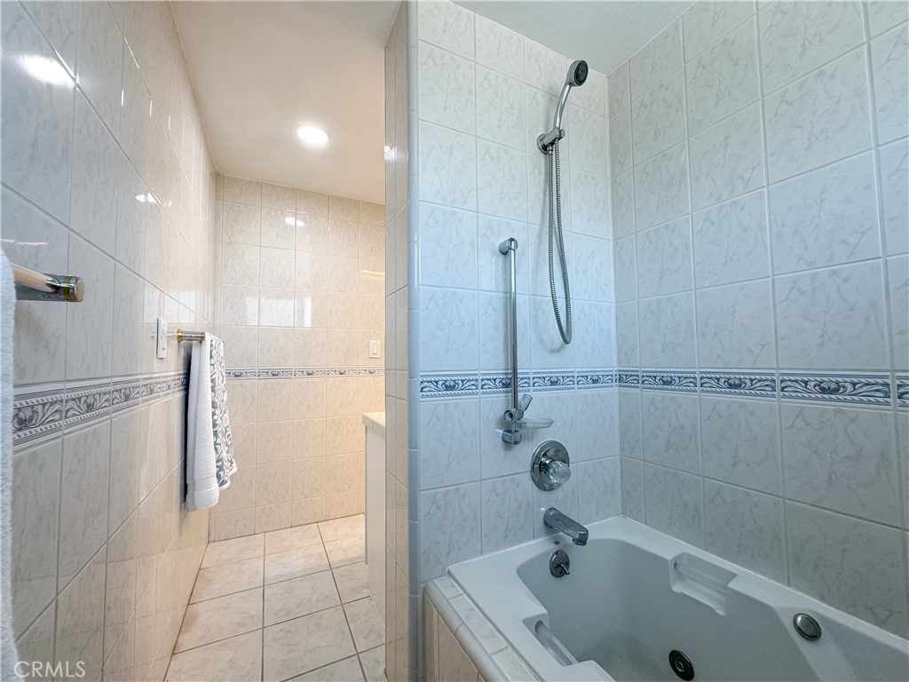 MLS #OC25218340 image #22