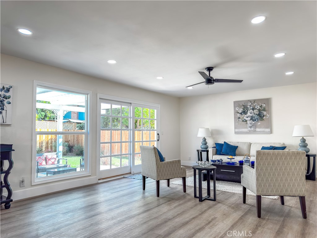 MLS #OC25218340 image #3