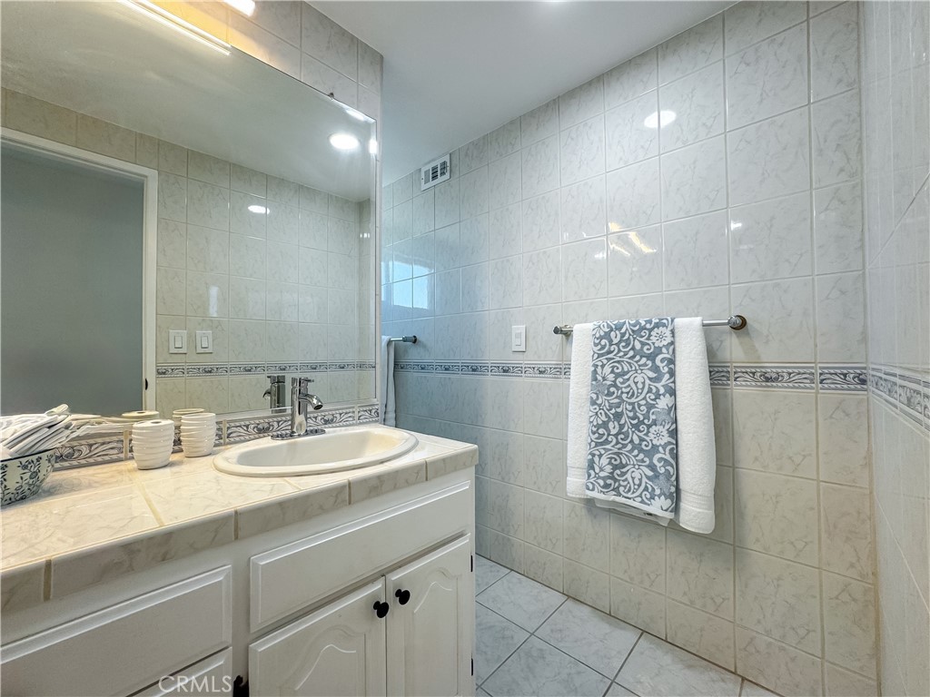 MLS #OC25218340 image #33