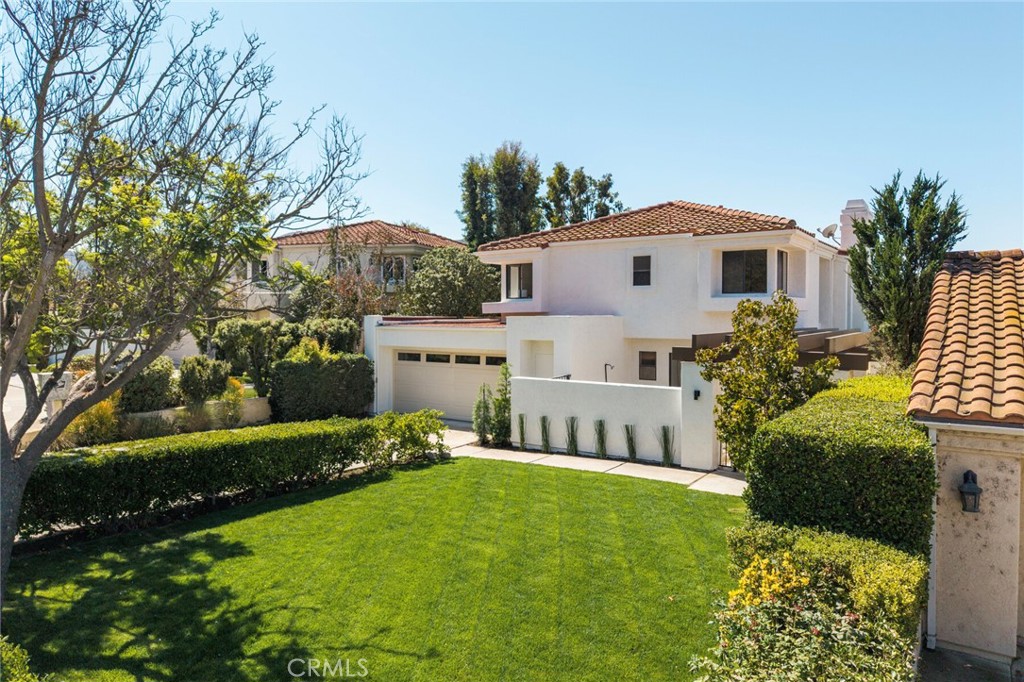 MLS #OC25218352 image #0