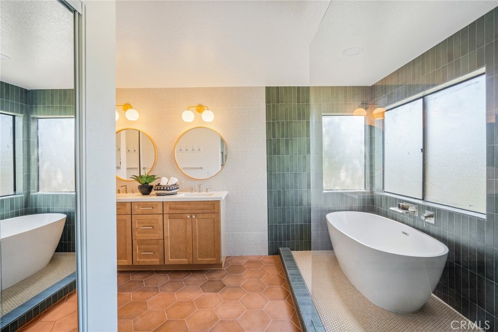 MLS #OC25218352 image #23